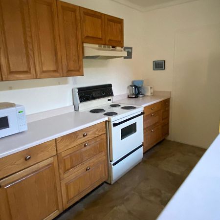 Driftwood Village Cottages Sturdies Bay Екстер'єр фото