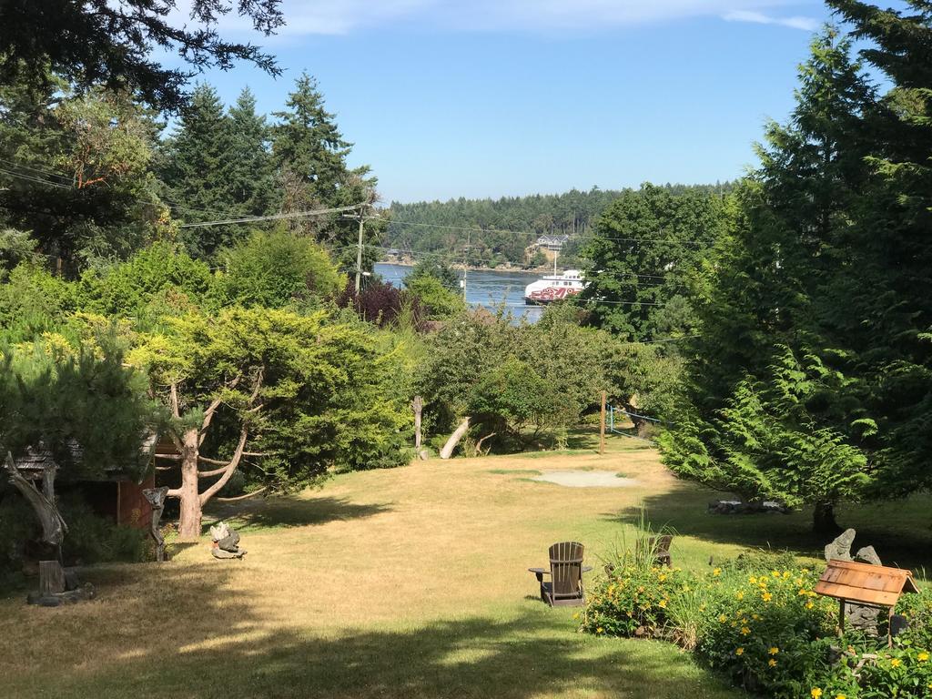 Driftwood Village Cottages Sturdies Bay Екстер'єр фото