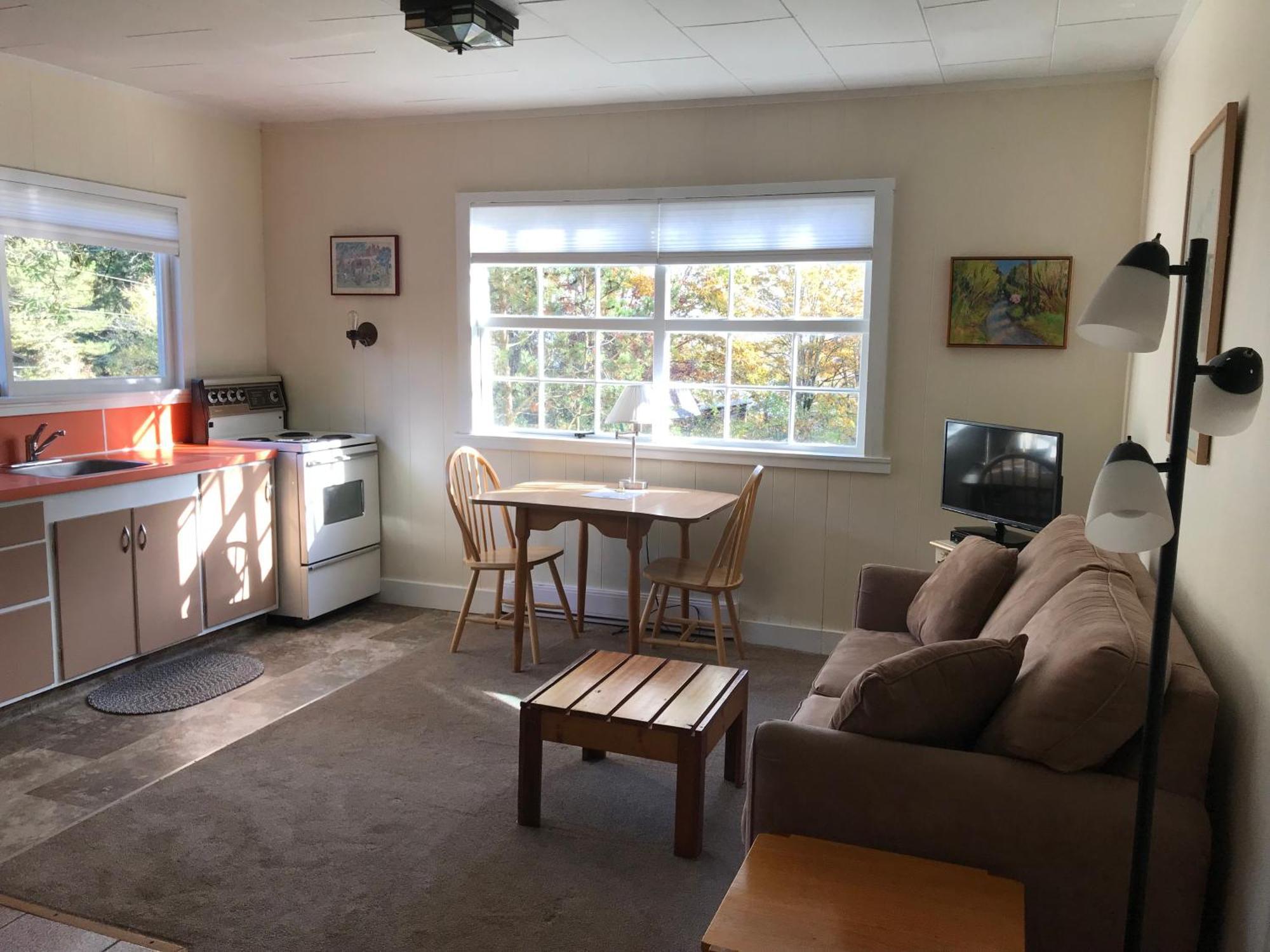 Driftwood Village Cottages Sturdies Bay Екстер'єр фото
